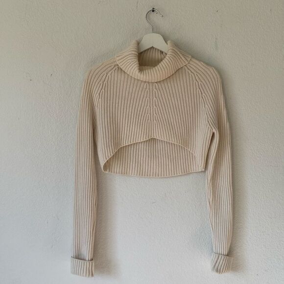 St John Cashmere Turtleneck Cropped Sweater - Picture 1 of 6